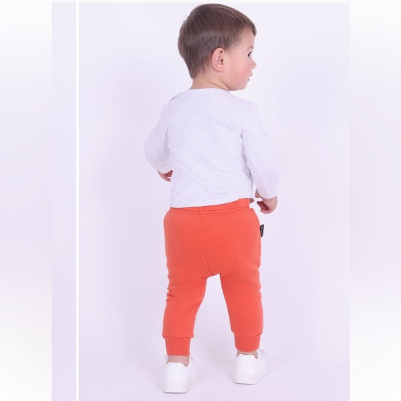 NWT dot Australia hanging around set - Picture 3 of 6